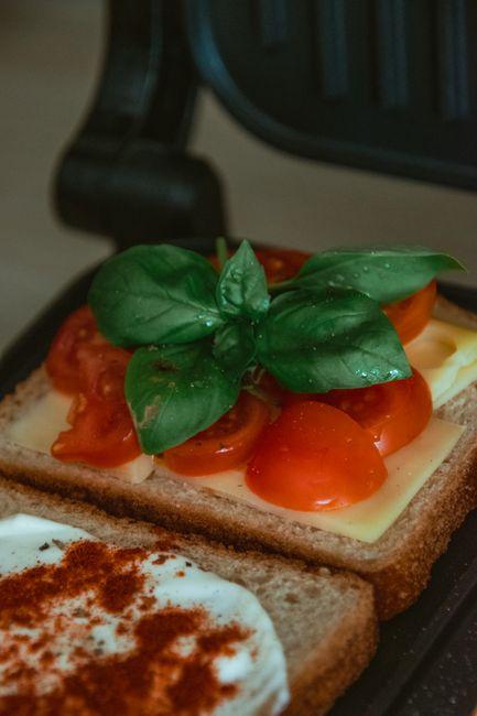 What Tomatoes Are Best for a Sandwich? Easy Tips for Juicy, Flavorful Results